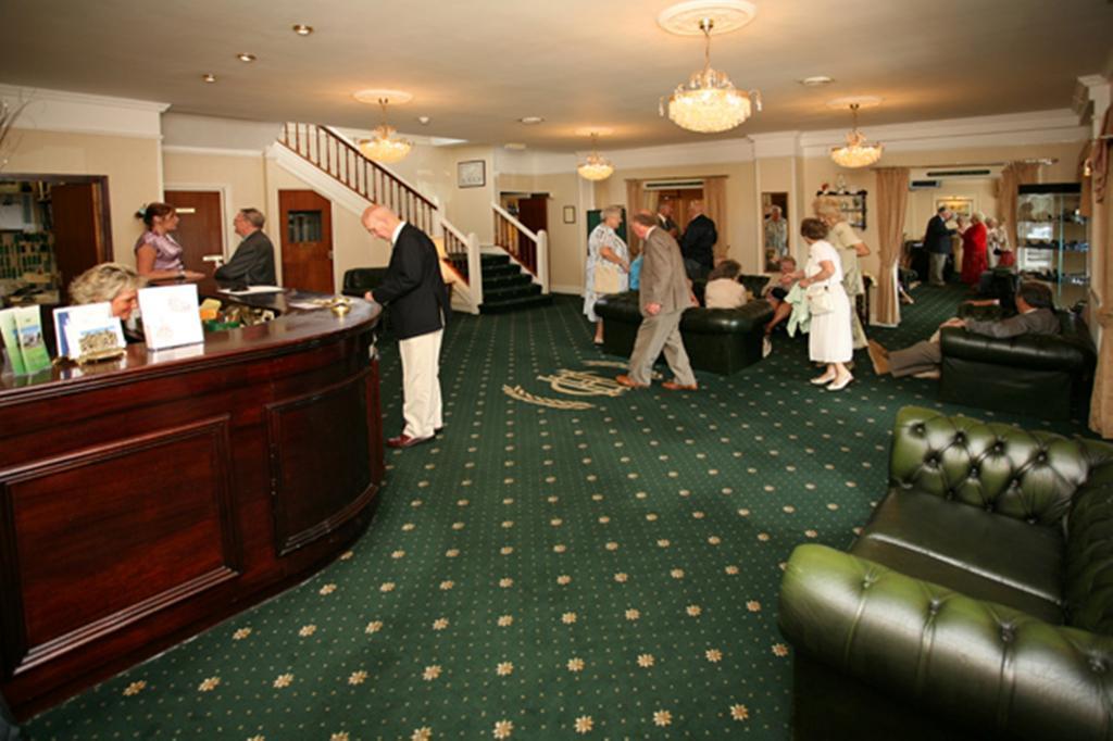 Cliff Head Hotel Carlyon Bay Buitenkant foto